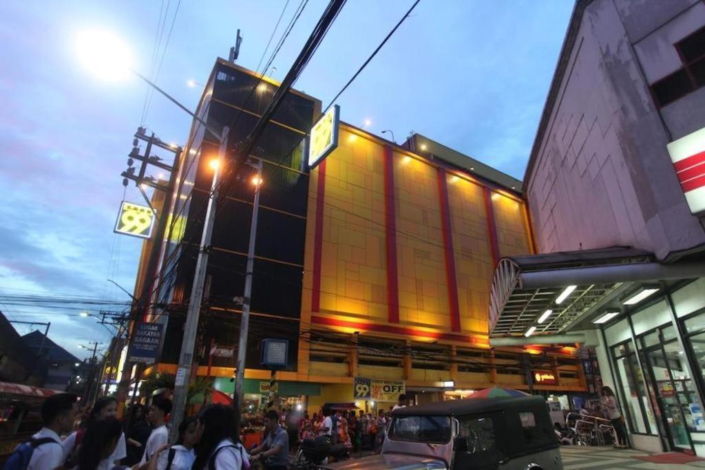Hotel 99 Monumento Caloocan Exterior photo