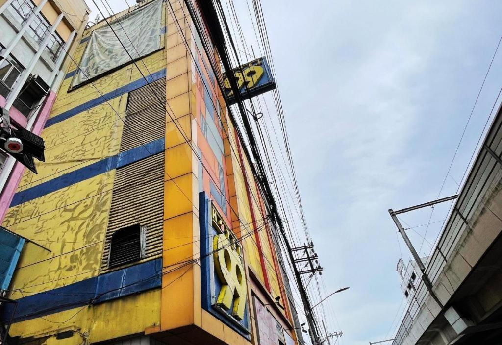 Hotel 99 Monumento Caloocan Exterior photo