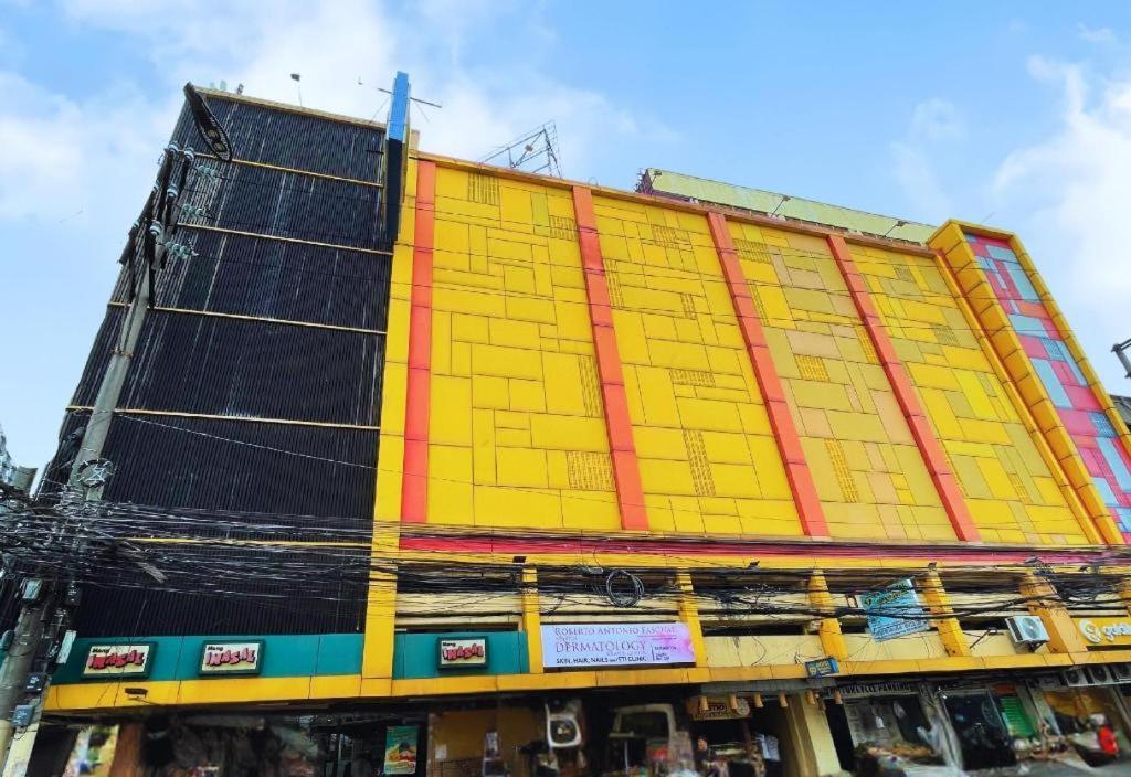 Hotel 99 Monumento Caloocan Exterior photo